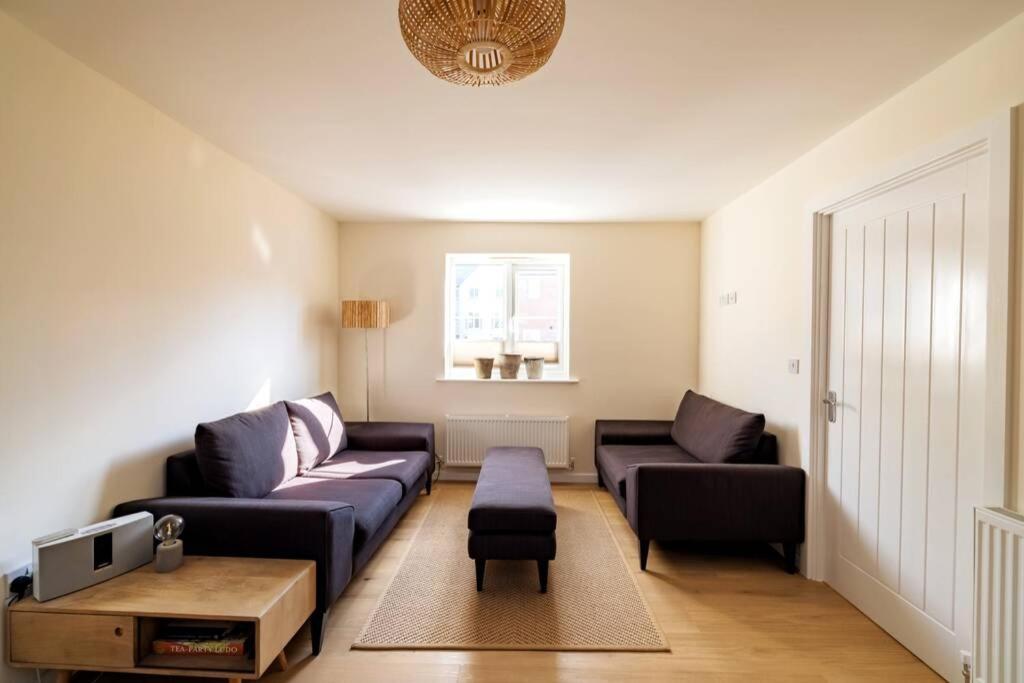 Number 27, Swanpool Villa Фалмът Екстериор снимка